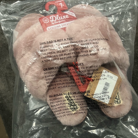 Dluxe by Dearfoams Women’s Slippers - Picture 2 of 4